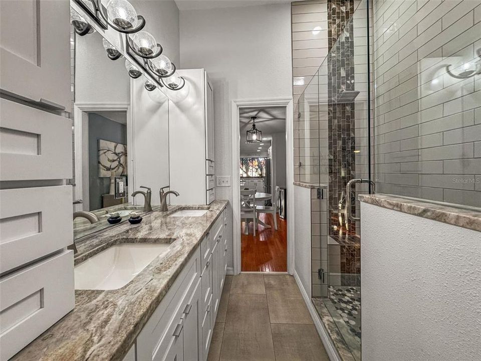 待售: $725,000 (3 贝兹, 2 浴室, 2166 平方英尺)