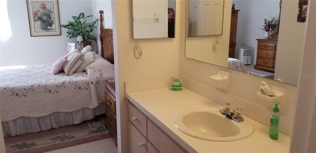 For Rent: $1,700 (2 beds, 2 baths, 1148 Square Feet)