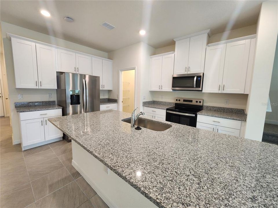 En Renta: $2,350 (3 camas, 2 baños, 1634 Pies cuadrados)