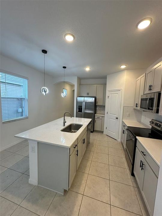 For Rent: $2,600 (3 beds, 2 baths, 1491 Square Feet)