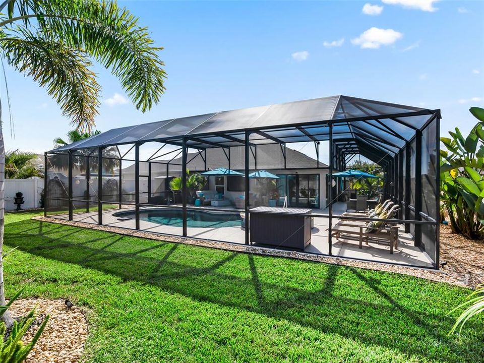 For Sale: $1,300,000 (3 beds, 2 baths, 2403 Square Feet)