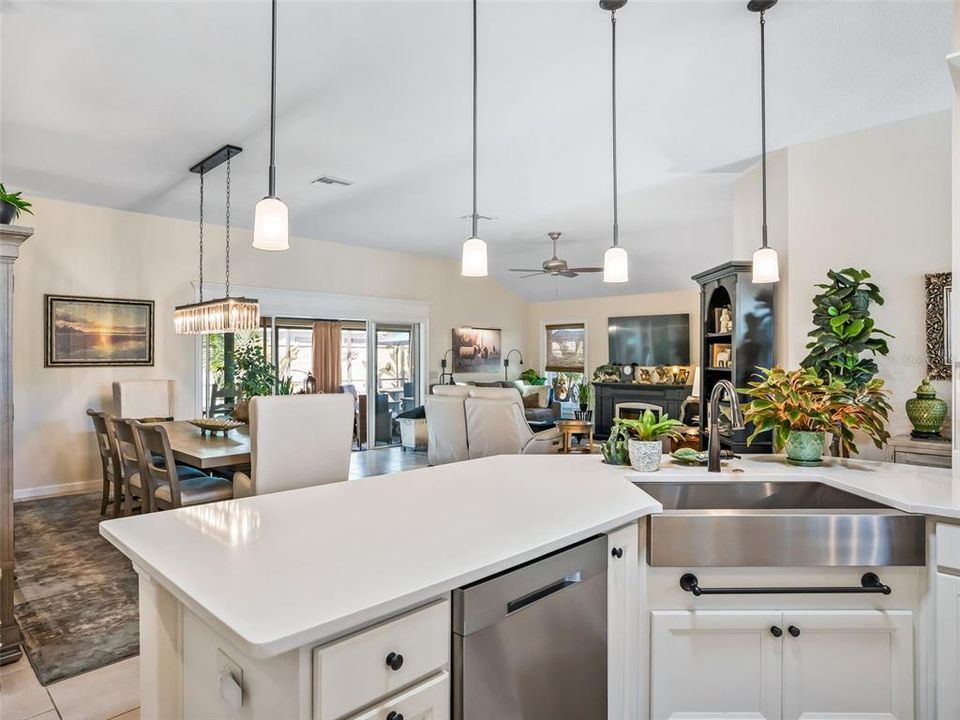 For Sale: $1,300,000 (3 beds, 2 baths, 2403 Square Feet)