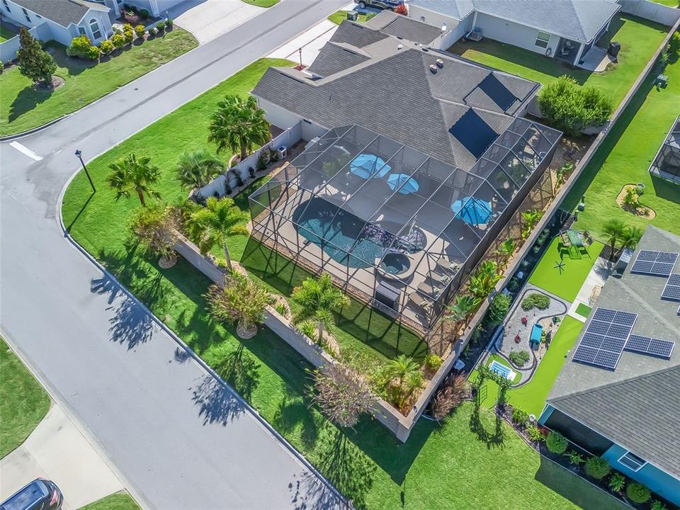 For Sale: $1,300,000 (3 beds, 2 baths, 2403 Square Feet)