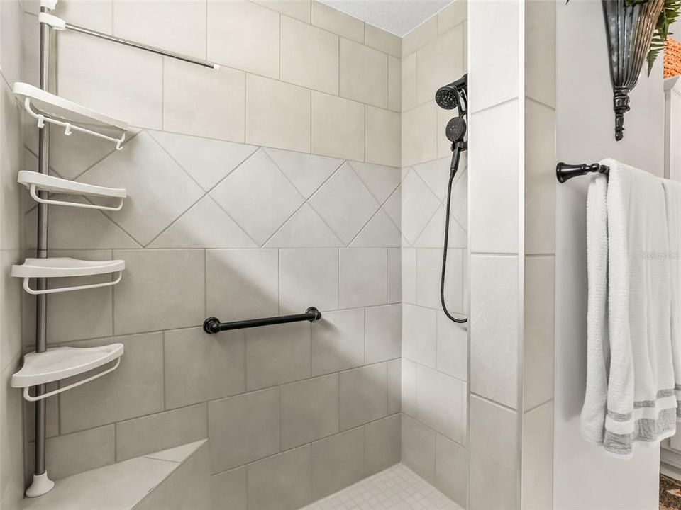 For Sale: $1,300,000 (3 beds, 2 baths, 2403 Square Feet)