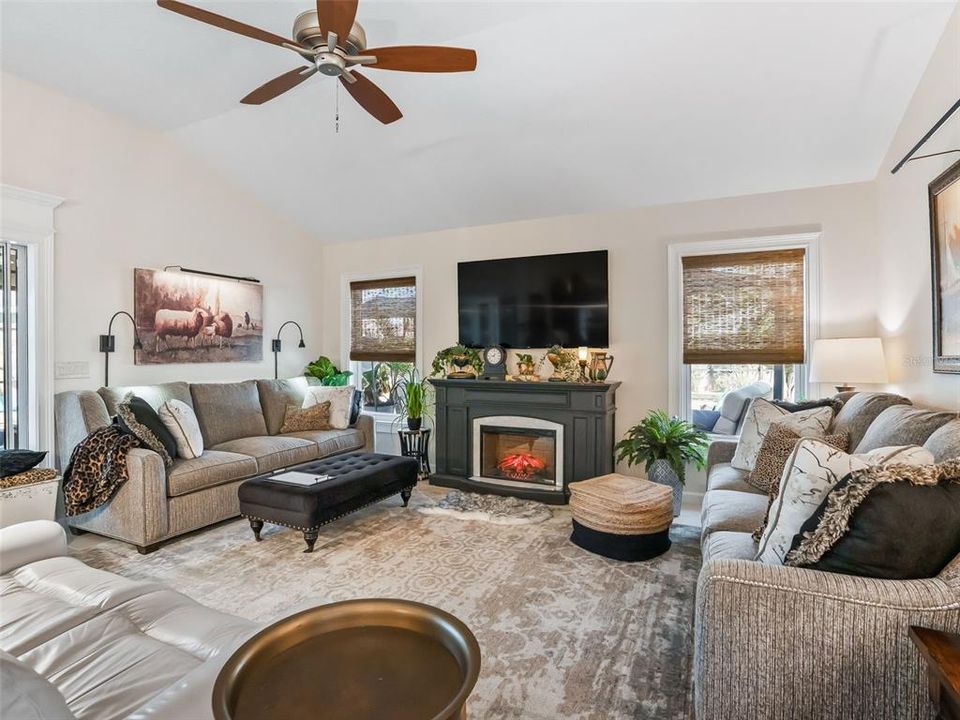 For Sale: $1,300,000 (3 beds, 2 baths, 2403 Square Feet)