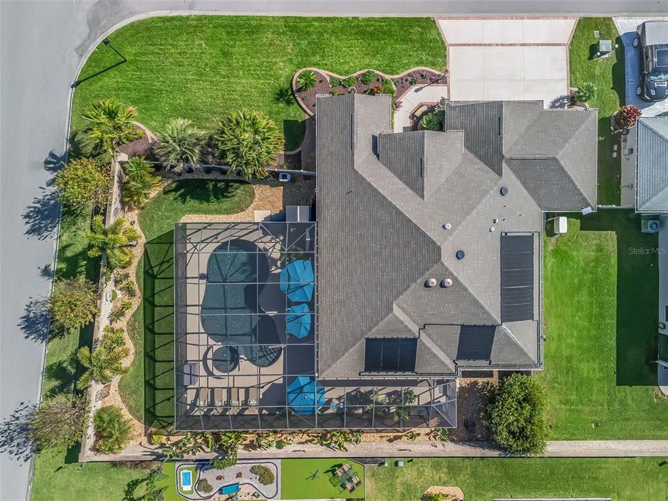 For Sale: $1,300,000 (3 beds, 2 baths, 2403 Square Feet)