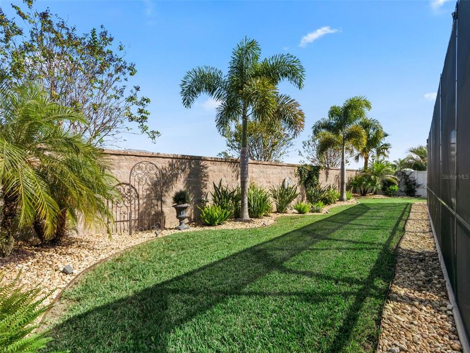 For Sale: $1,300,000 (3 beds, 2 baths, 2403 Square Feet)
