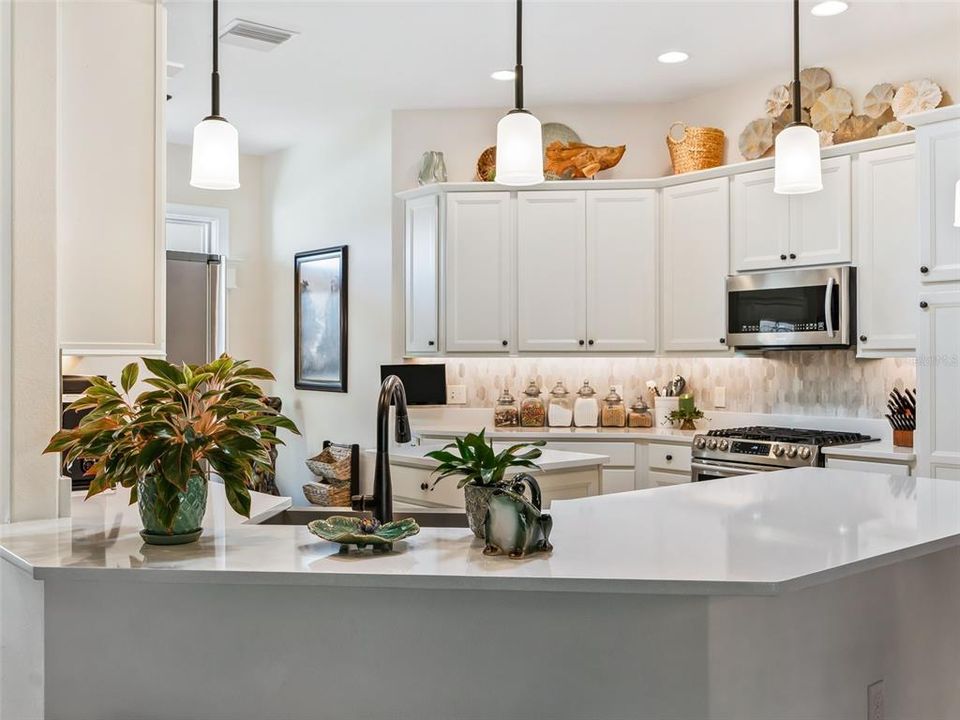 For Sale: $1,300,000 (3 beds, 2 baths, 2403 Square Feet)