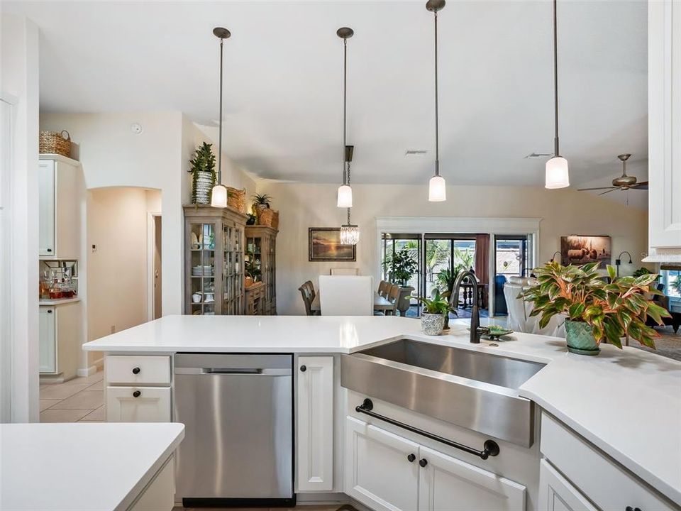 For Sale: $1,300,000 (3 beds, 2 baths, 2403 Square Feet)