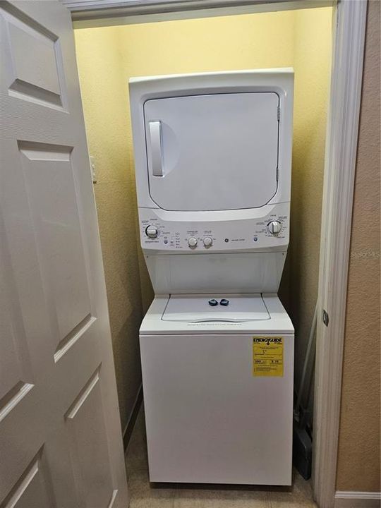 For Sale: $215,000 (2 beds, 2 baths, 1134 Square Feet)