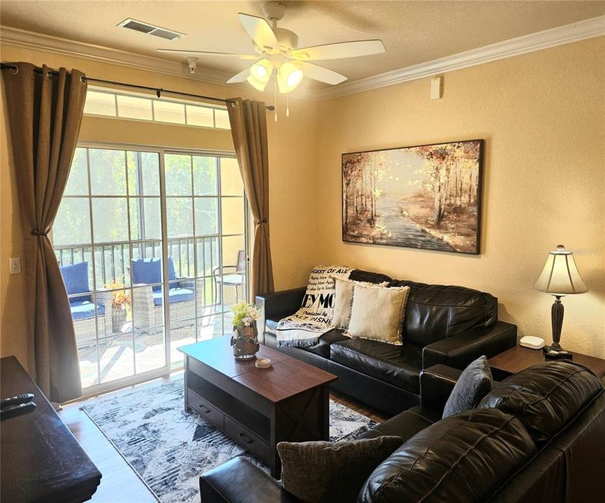 For Sale: $215,000 (2 beds, 2 baths, 1134 Square Feet)