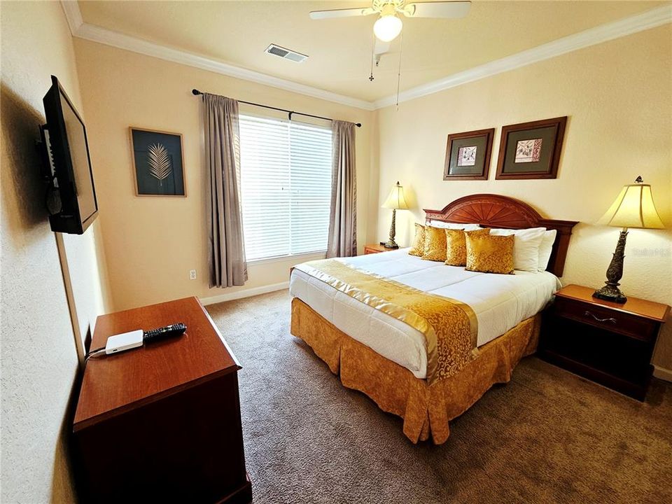 For Sale: $215,000 (2 beds, 2 baths, 1134 Square Feet)