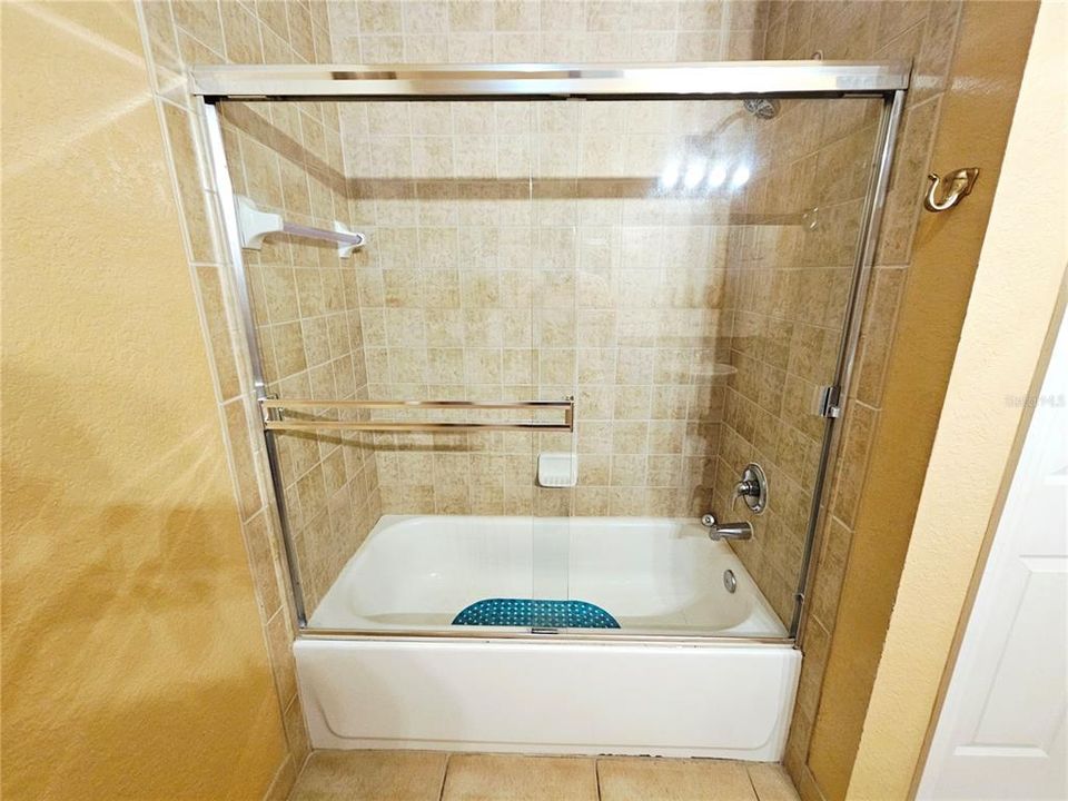 For Sale: $215,000 (2 beds, 2 baths, 1134 Square Feet)