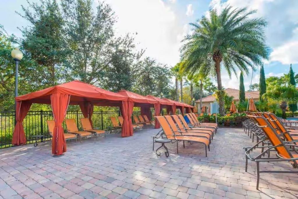 For Sale: $215,000 (2 beds, 2 baths, 1134 Square Feet)