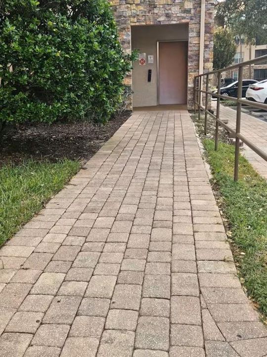 For Sale: $215,000 (2 beds, 2 baths, 1134 Square Feet)