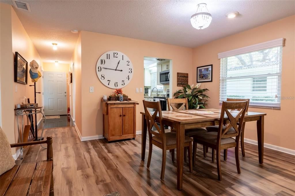 For Sale: $184,900 (2 beds, 2 baths, 1355 Square Feet)