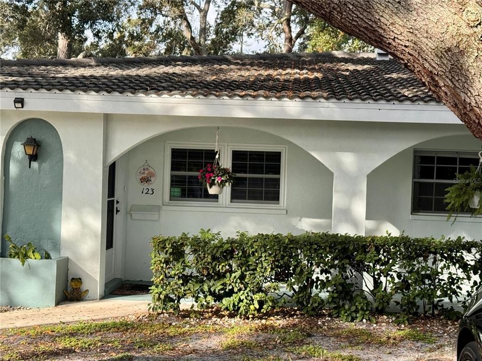 For Sale: $184,900 (2 beds, 2 baths, 1355 Square Feet)