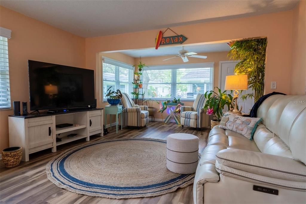 For Sale: $184,900 (2 beds, 2 baths, 1355 Square Feet)