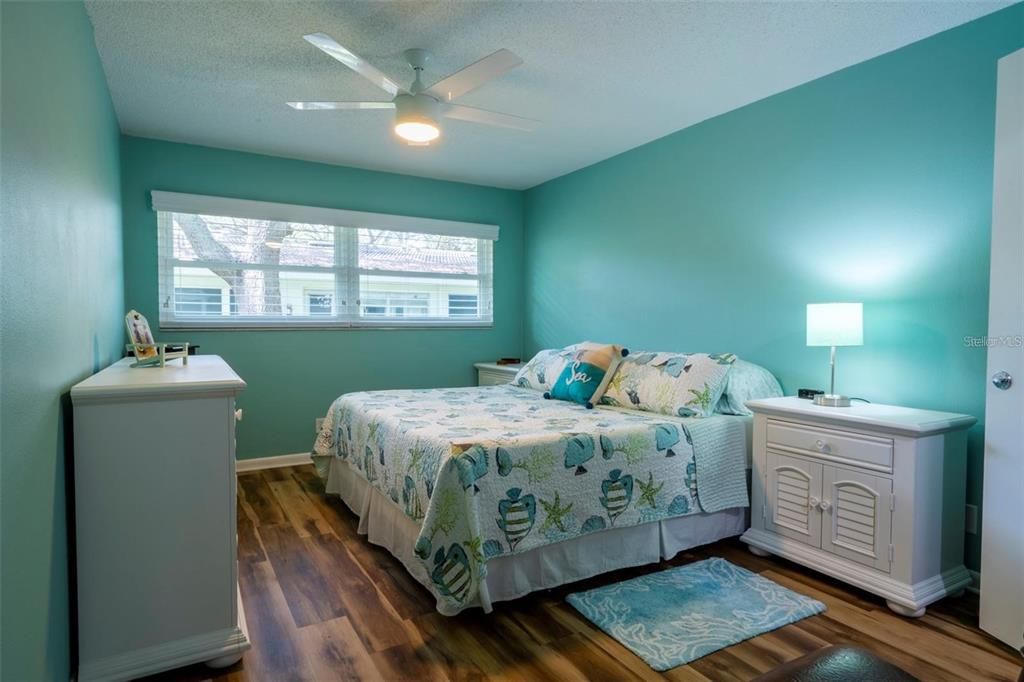 For Sale: $184,900 (2 beds, 2 baths, 1355 Square Feet)