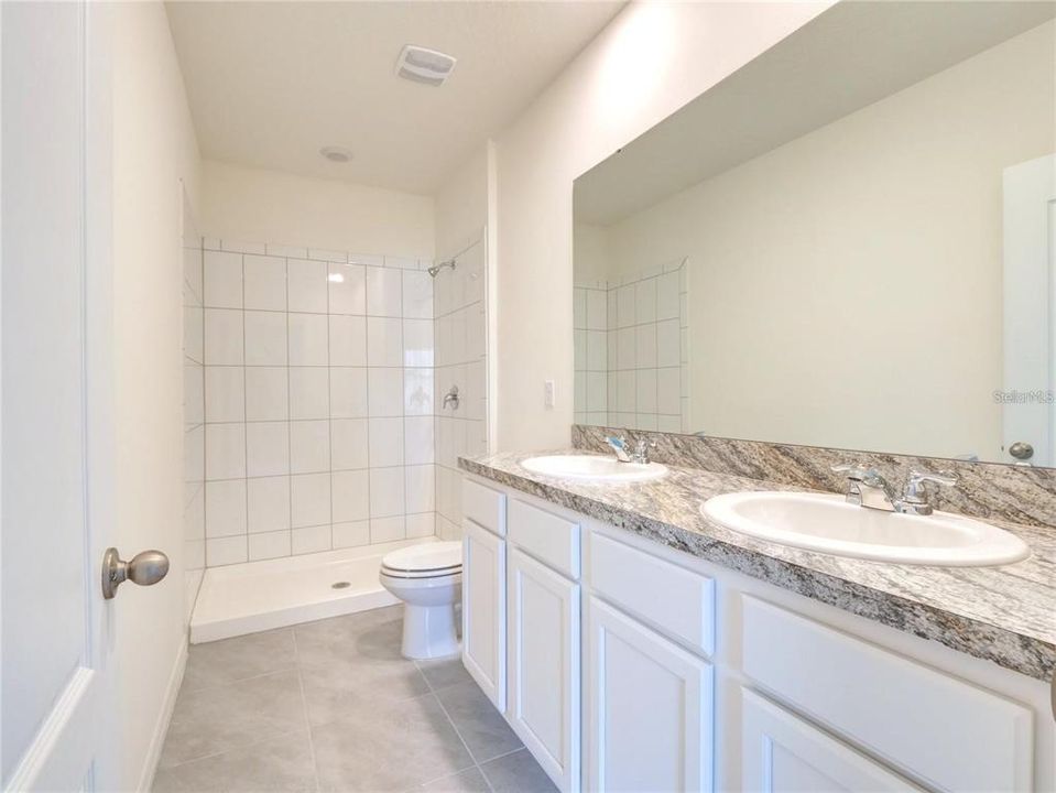 En Venta: $285,000 (3 camas, 2 baños, 1673 Pies cuadrados)