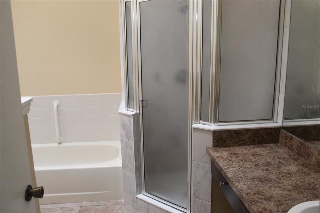 For Rent: $2,250 (3 beds, 2 baths, 1219 Square Feet)