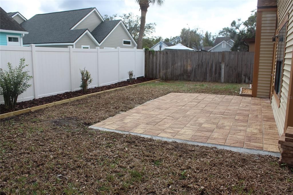 For Rent: $2,250 (3 beds, 2 baths, 1219 Square Feet)