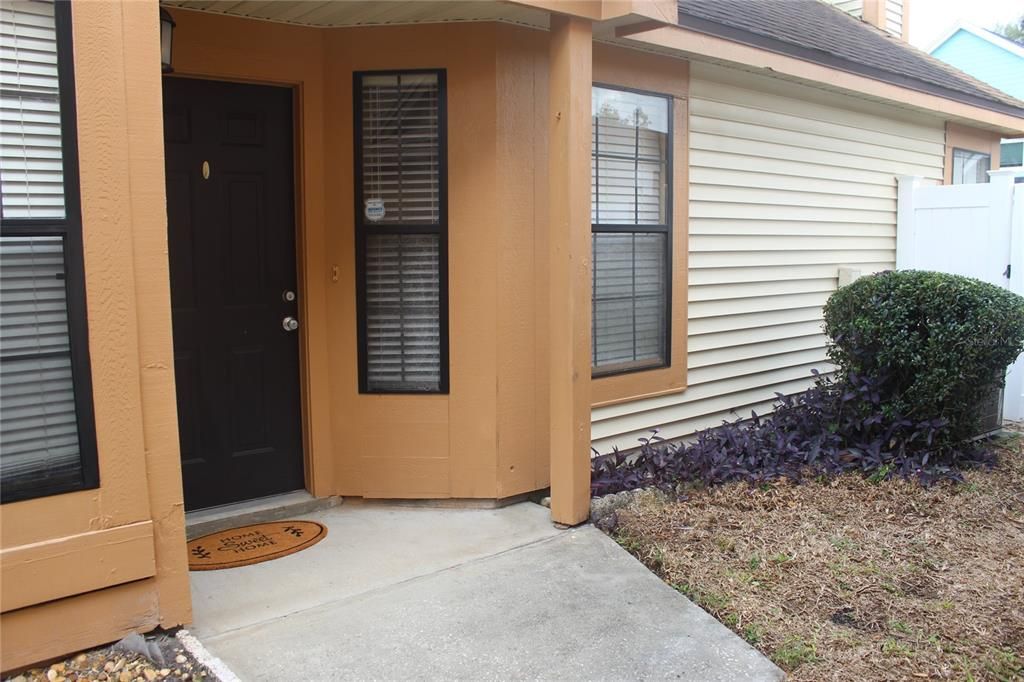 For Rent: $2,250 (3 beds, 2 baths, 1219 Square Feet)