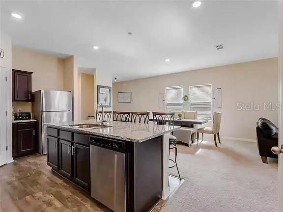 В аренду: $2,200 (3 спален, 2 ванн, 1556 Квадратных фут)