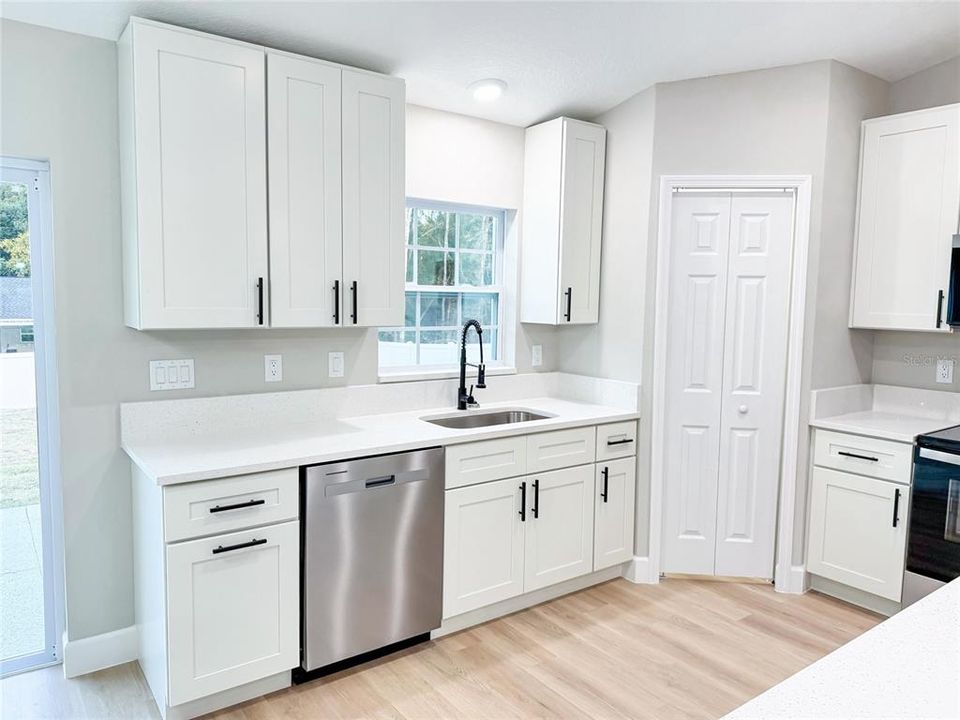 待售: $269,900 (3 贝兹, 2 浴室, 1439 平方英尺)