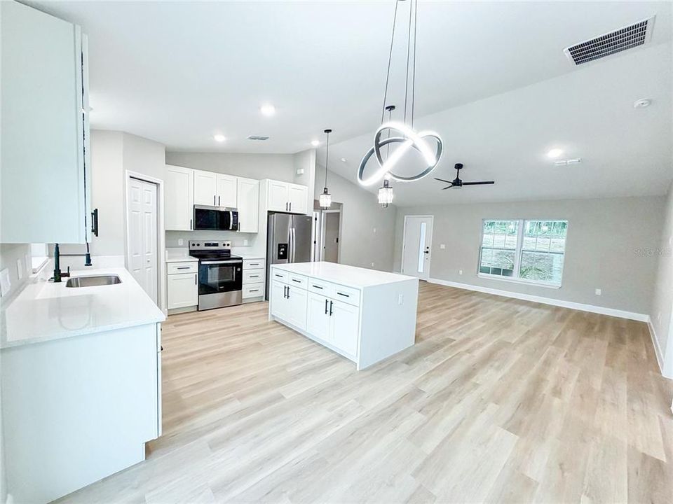 待售: $269,900 (3 贝兹, 2 浴室, 1439 平方英尺)