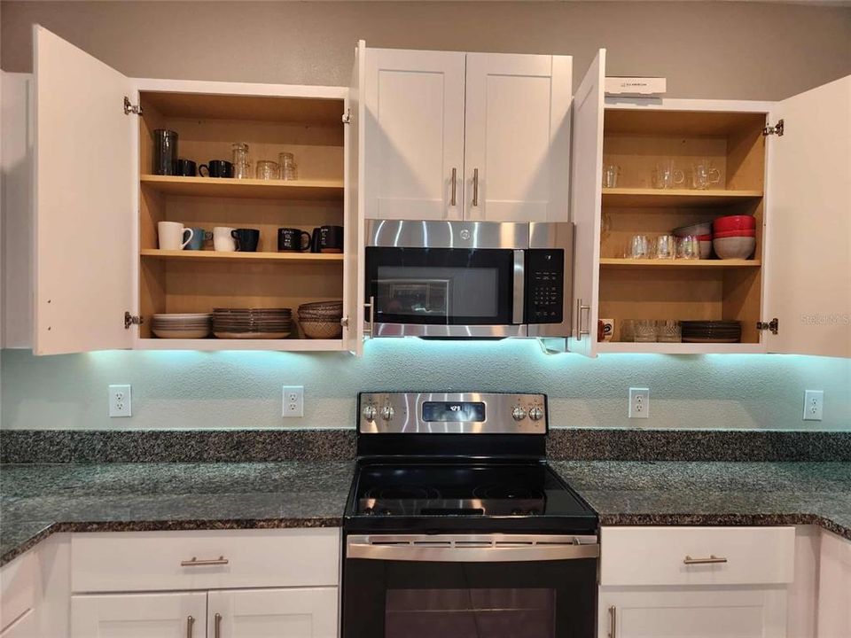 For Rent: $2,300 (3 beds, 2 baths, 1580 Square Feet)