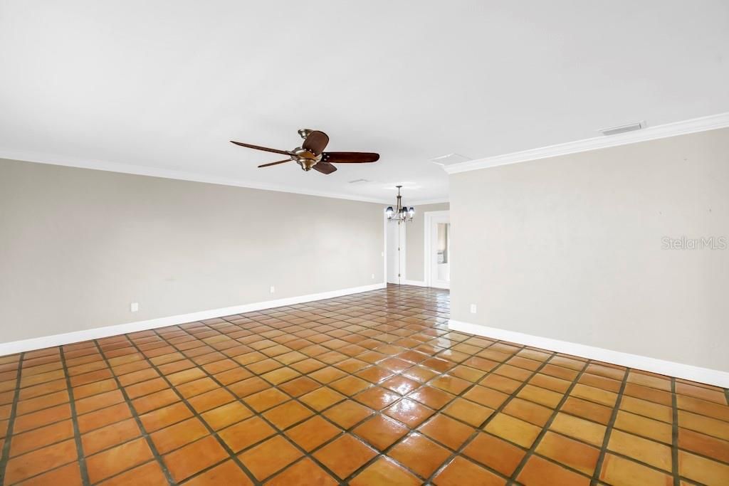 For Sale: $595,000 (2 beds, 2 baths, 1994 Square Feet)