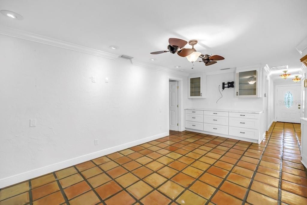 For Sale: $595,000 (2 beds, 2 baths, 1994 Square Feet)