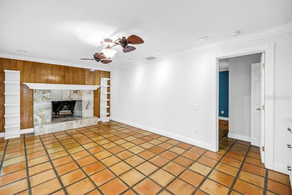 For Sale: $595,000 (2 beds, 2 baths, 1994 Square Feet)