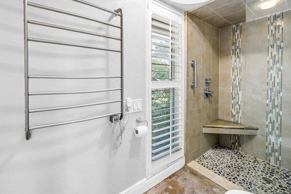 For Sale: $595,000 (2 beds, 2 baths, 1994 Square Feet)