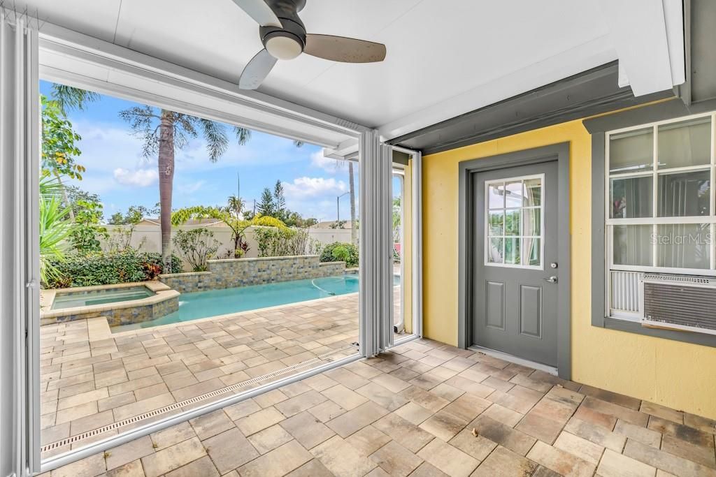 For Sale: $595,000 (2 beds, 2 baths, 1994 Square Feet)