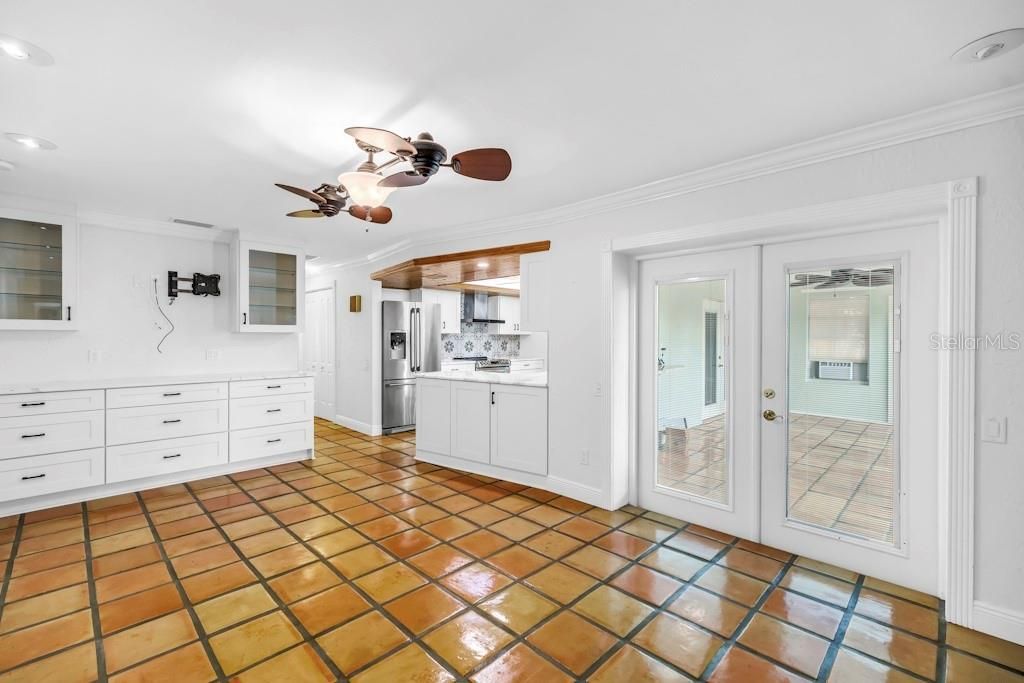 For Sale: $595,000 (2 beds, 2 baths, 1994 Square Feet)