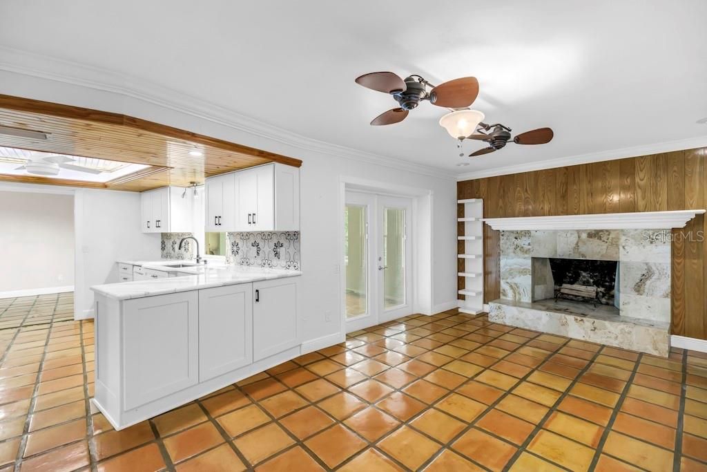 For Sale: $595,000 (2 beds, 2 baths, 1994 Square Feet)