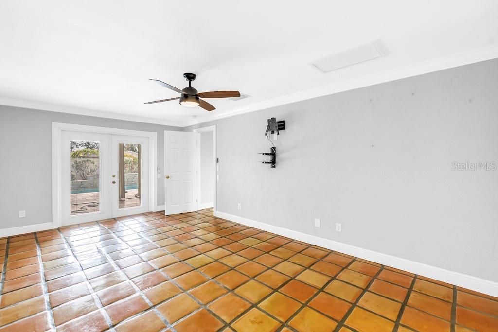 For Sale: $595,000 (2 beds, 2 baths, 1994 Square Feet)