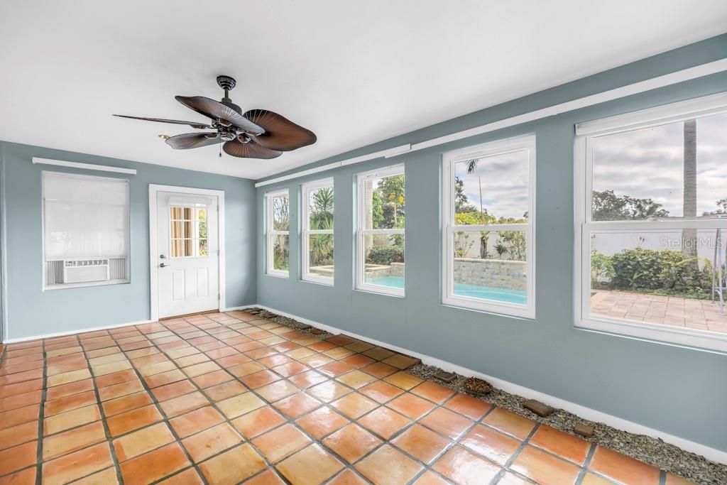 For Sale: $595,000 (2 beds, 2 baths, 1994 Square Feet)