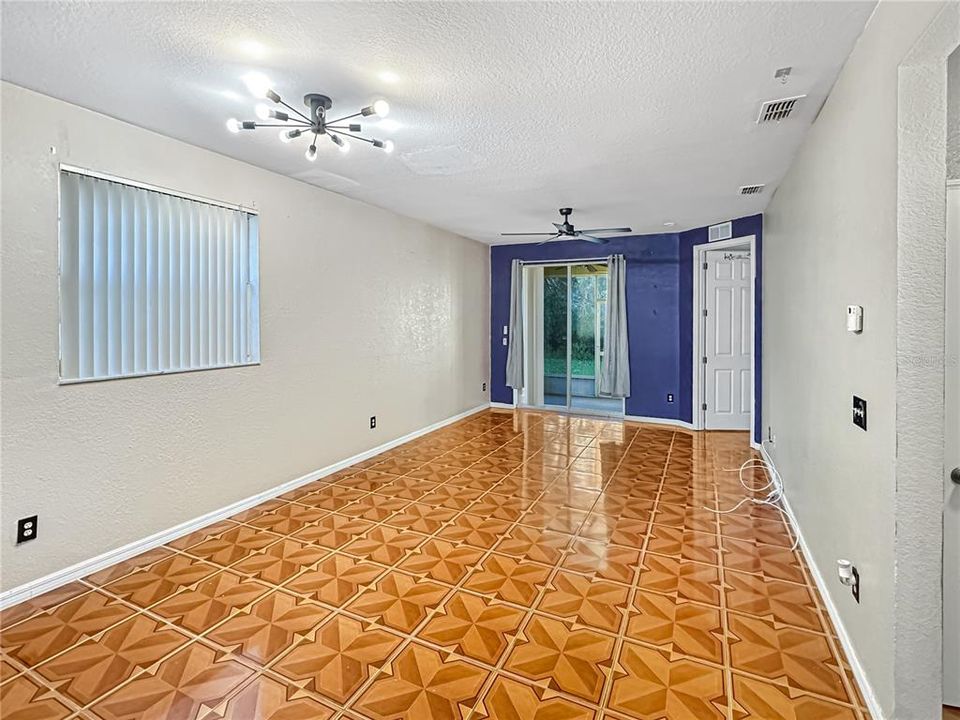 出租: $1,395 (2 贝兹, 2 浴室, 981 平方英尺)