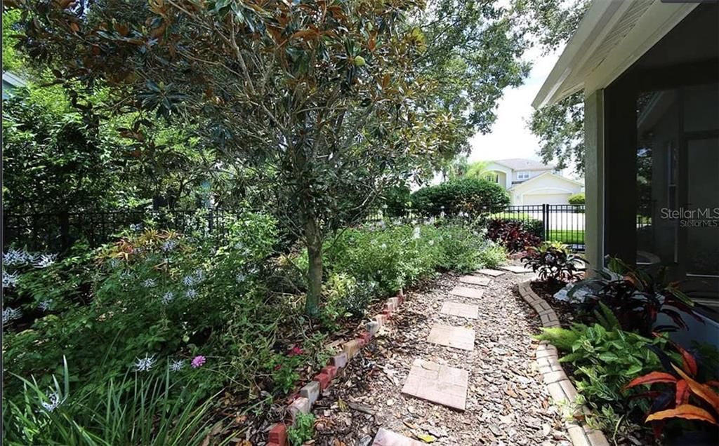 For Rent: $3,000 (4 beds, 2 baths, 1874 Square Feet)