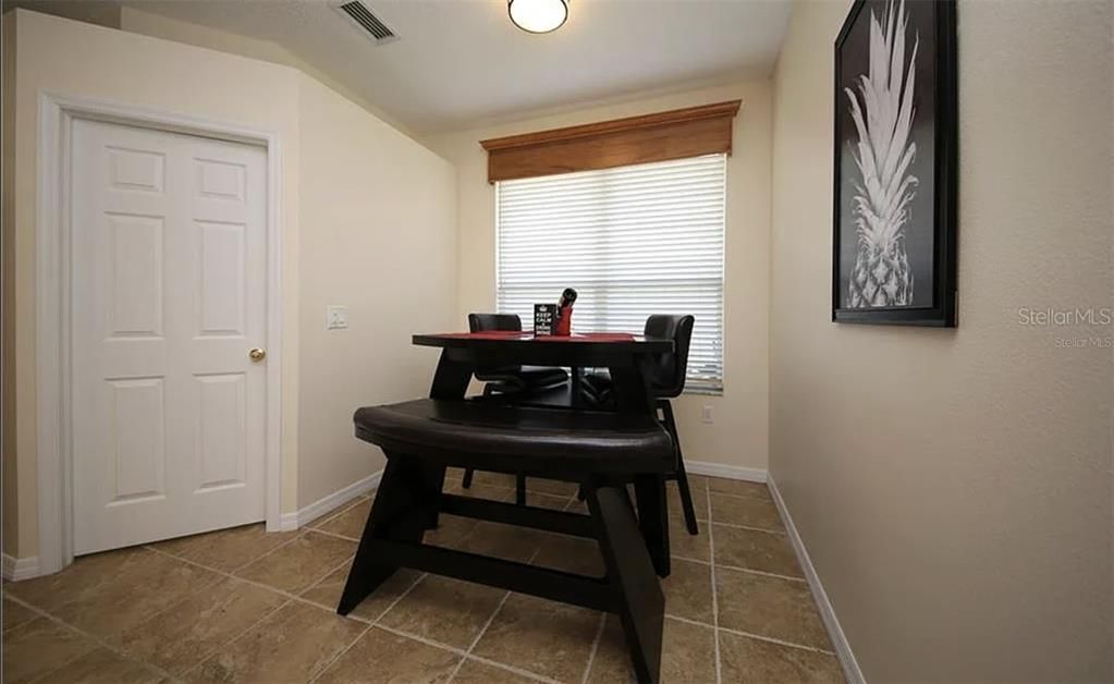 For Rent: $3,000 (4 beds, 2 baths, 1874 Square Feet)