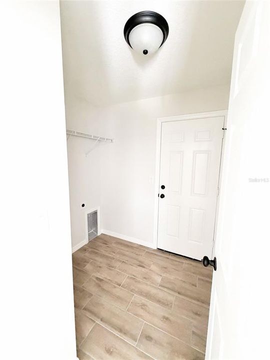 For Sale: $229,000 (3 beds, 2 baths, 1209 Square Feet)