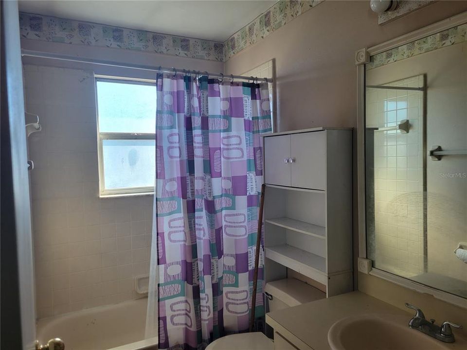 For Sale: $298,000 (3 beds, 2 baths, 1393 Square Feet)