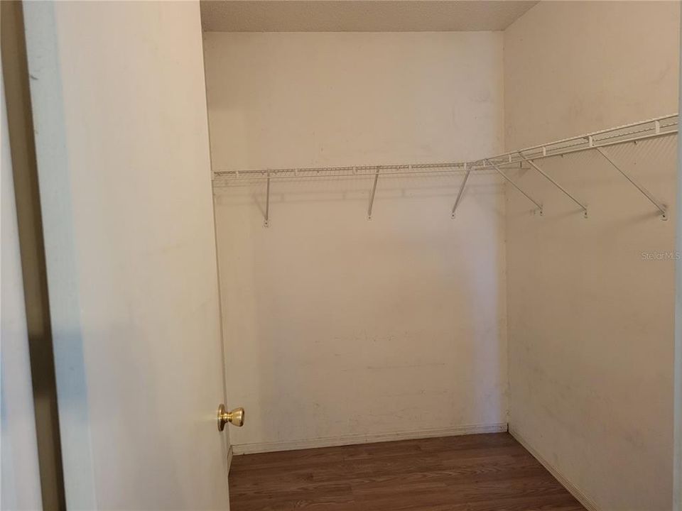 For Sale: $298,000 (3 beds, 2 baths, 1393 Square Feet)