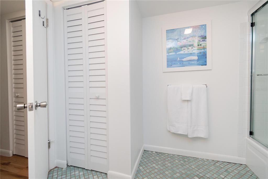 待售: $369,000 (2 贝兹, 2 浴室, 1107 平方英尺)