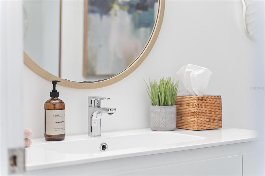 待售: $369,000 (2 贝兹, 2 浴室, 1107 平方英尺)