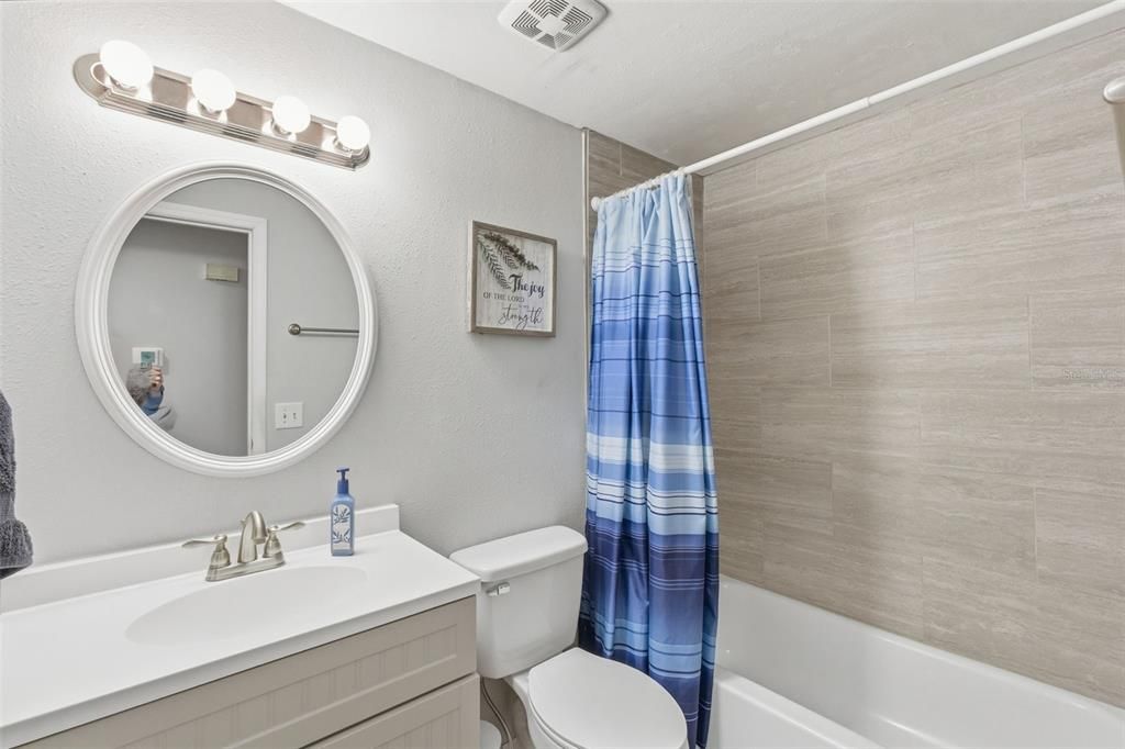 Active With Contract: $269,900 (3 beds, 2 baths, 1080 Square Feet)