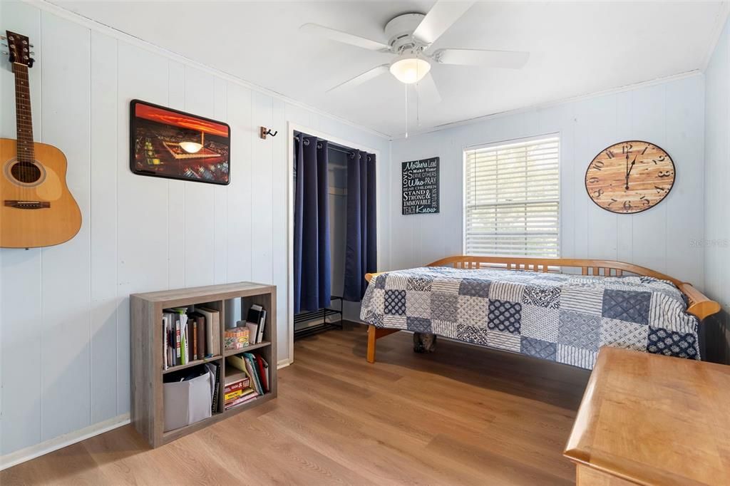 Active With Contract: $269,900 (3 beds, 2 baths, 1080 Square Feet)